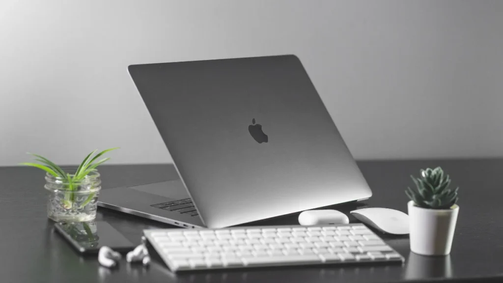 MacBook Air M3 Discontinued